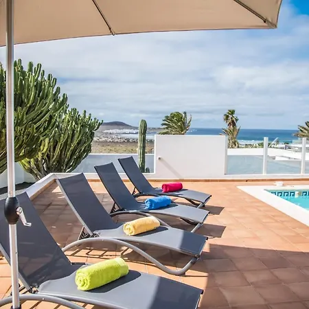 Villa Casa Marquesa With Private Heated Pool & Sea Views Famara