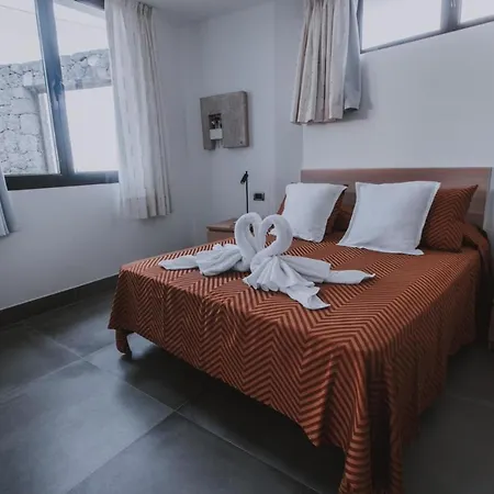 Casa Marquesa With Private Heated Pool & Sea Views 法马拉
